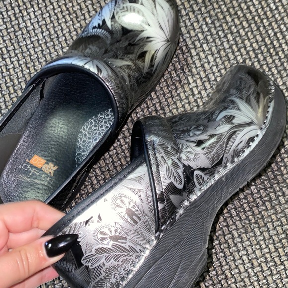 Dansko clogs - Picture 3 of 4